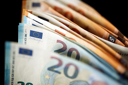 Euroopa Komisjon tahab anda Euroopa Keskpangale õiguse külmutada klientide hoiused pankades.